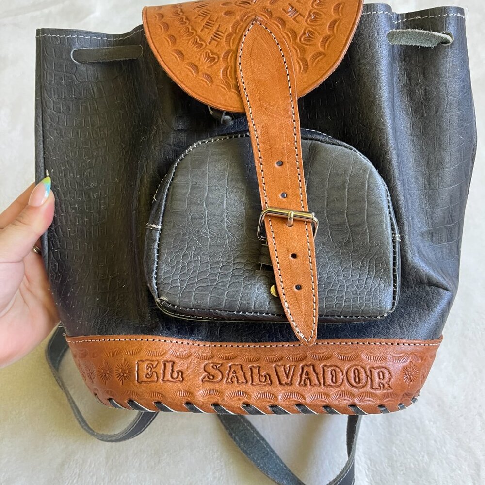 3/$30 🌟 Vintage El Salvador Leather Backpack - Picture 11 of 11